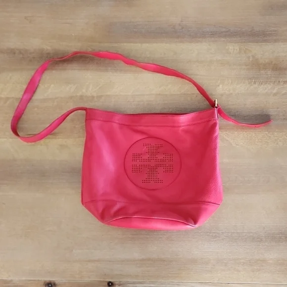 Tory Burch Bucket Kipp Black Leather Cross Body Bag 12"L x 7"W x 15"H - Picture 4 of 11